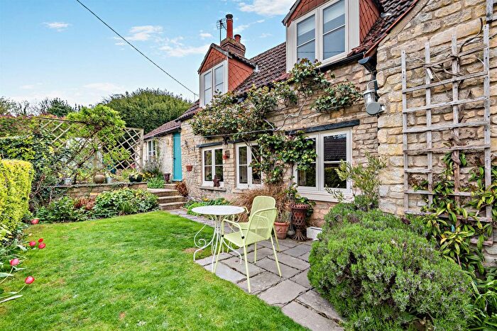 4 Bedroom Detached House For Sale In Pinfold Road, Castle Bytham, Grantham, NG33