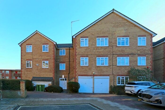 1 Bedroom Flat For Sale In Havil Street, London, SE5