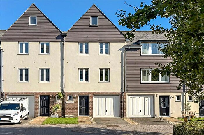 3 Bedroom Terraced House For Sale In Pier Road, Littlehampton, West Sussex, BN17