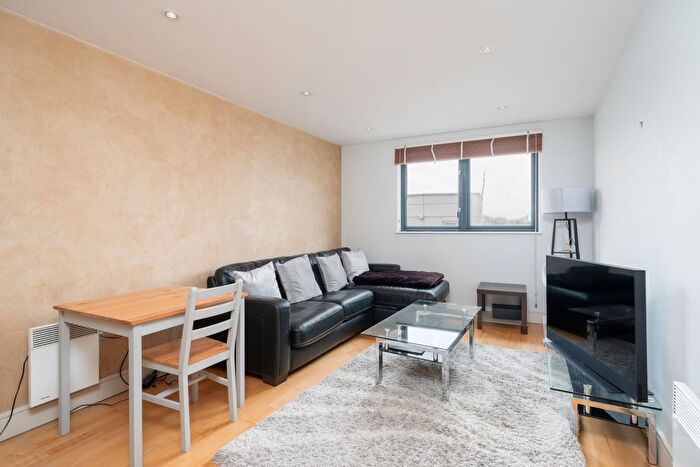 1 Bedroom Flat To Rent In Cayenne Court, London, SE1