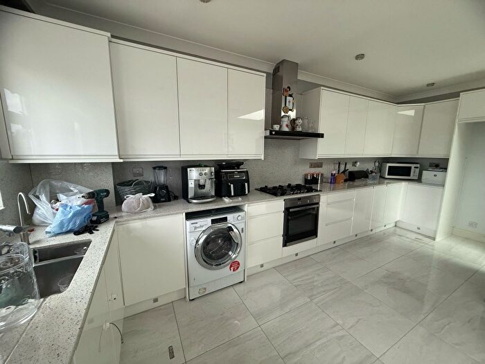 4 Bedroom Terraced House To Rent In Eastfield Road, Waltham Cross, EN8