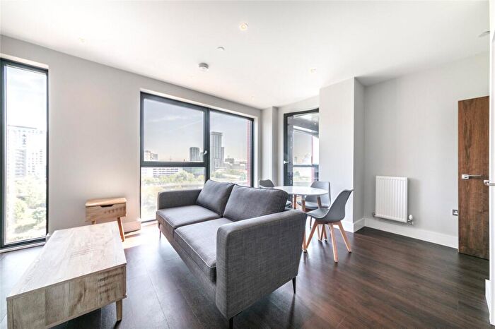 1 Bedroom Apartment To Rent In Avalon Point, Silvocea Way, London, E14