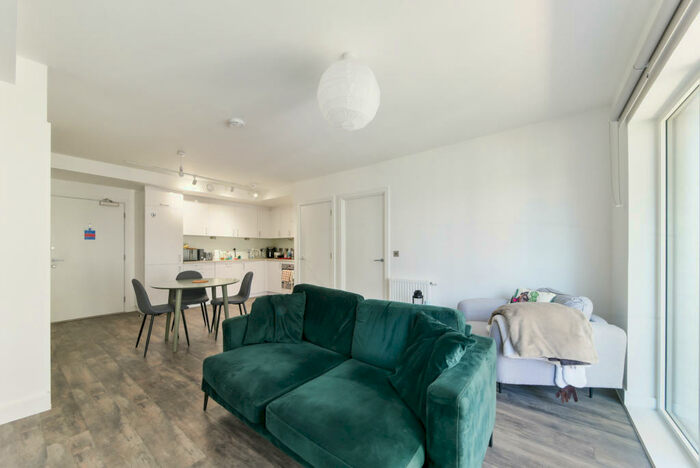 2 Bedroom Apartment To Rent In Newham London, E16