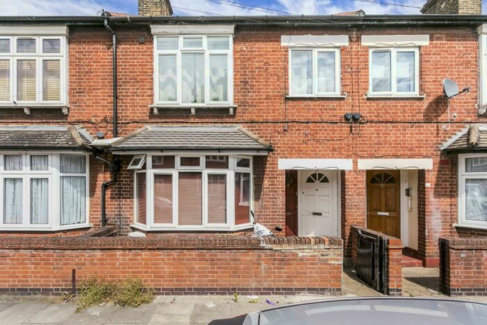 2 Bedroom Flat To Rent In Ripley Road, E16