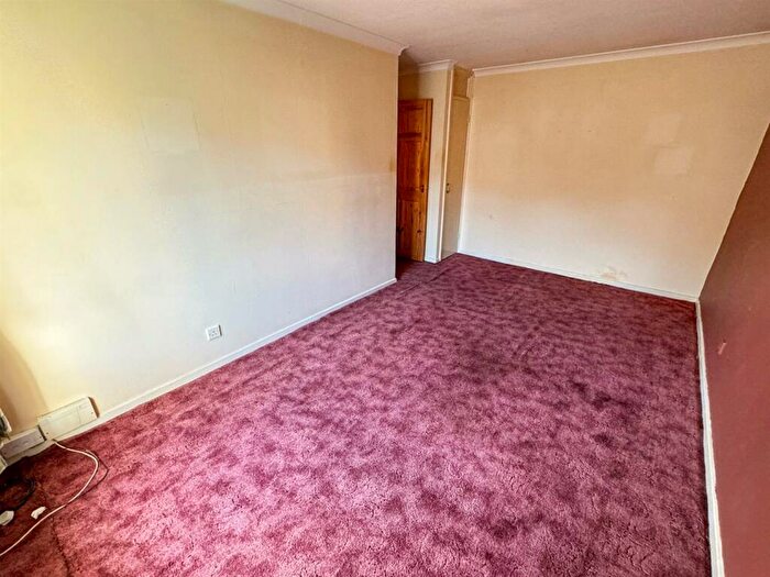 3 Bedroom Terraced House For Sale In Butterwick Walk, Corby, NN18