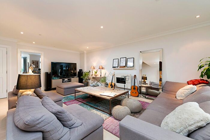 5 Bedroom Terraced House To Rent In Corsellis Square, Twickenham, TW1