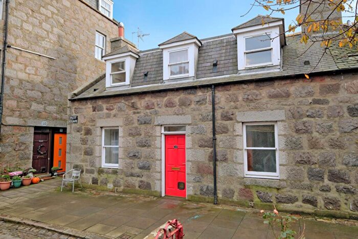 2 Bedroom End Of Terrace House For Sale In Pilot Square, Footdee, Aberdeen, AB11