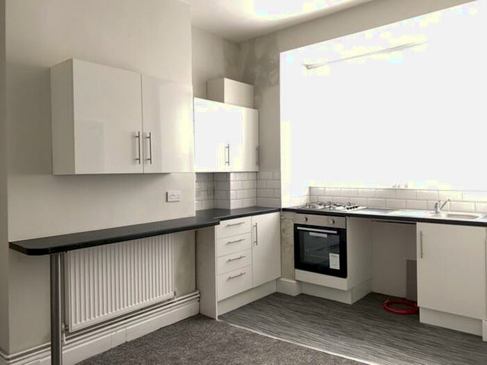 1 Bedroom Flat To Rent In Burnley Road East, Rossendale, Lancashire, BB4