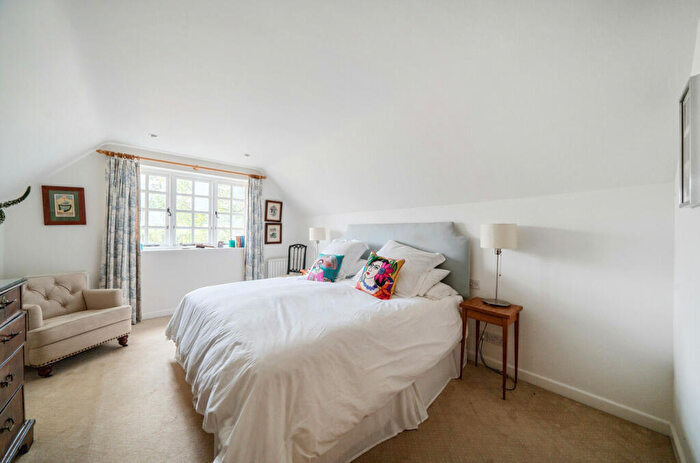 4 Bedroom Detached House For Sale In Bourne Lane, Twyford, Winchester, Hampshire, SO21
