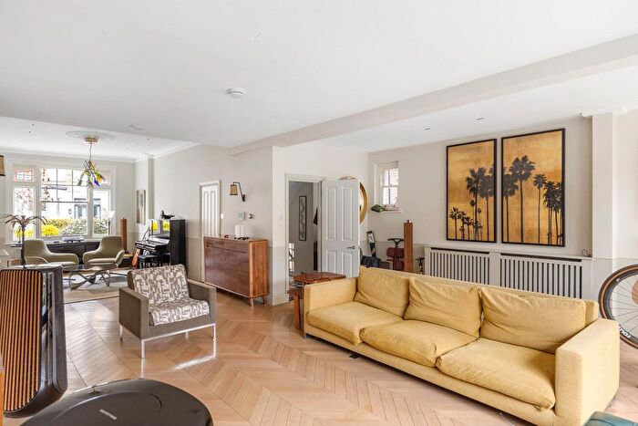 5 Bedroom Semi-Detached House For Sale In Fulham Park Gardens, London, SW6