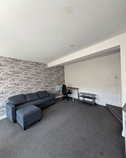 2 Bedroom Flat To Rent In Manchester Road, Denton, M34
