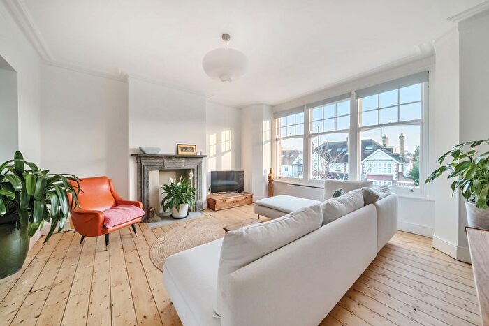 2 Bedroom Flat To Rent In Cranley Gardens, London, N10