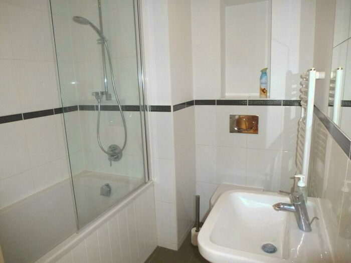 2 Bedroom Apartment To Rent In North Dean, Maidenhead, SL6