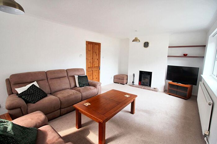 3 Bedroom Semi-Detached House For Sale In Bramley Close, Olveston, BS35