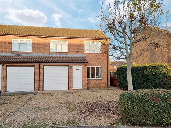 3 Bedroom Detached House To Rent In Hawthorn Drive, Sleaford, NG34