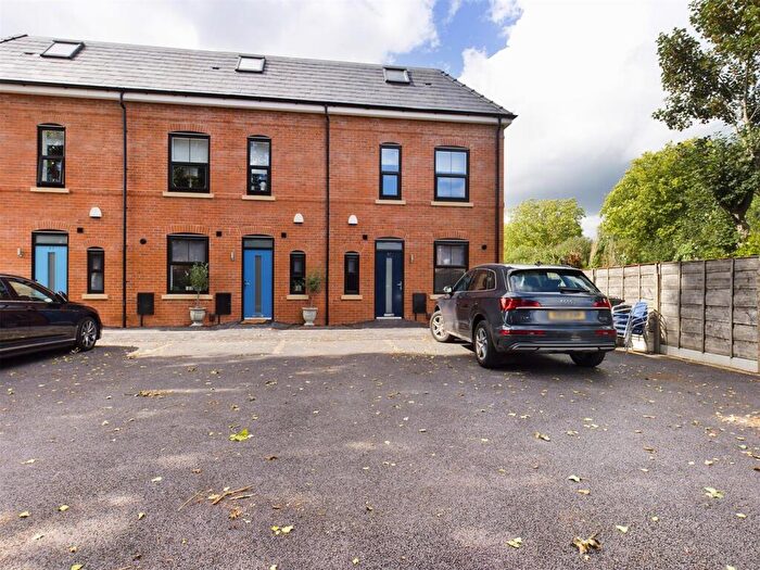 3 Bedroom Terraced House To Rent In Poplar Grove, Manchester, M41