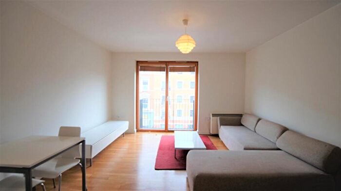 1 Bedroom Apartment To Rent In Cavendish Road, Kilburn, NW6