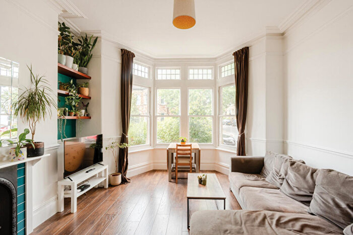 2 Bedroom Flat For Sale In Hampton Road, Redland, Bristol, BS6