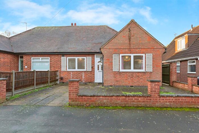 2 Bedroom Semi-Detached Bungalow For Sale In Northdown Drive, Thurmaston, Leicester, LE4