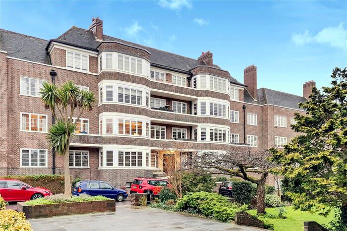 3 Bedroom Flat To Rent In Exeter House, Putney Heath, London, SW15