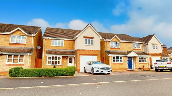 4 Bedroom Detached House For Sale In Blackthorn Court, Llanharry, CF72