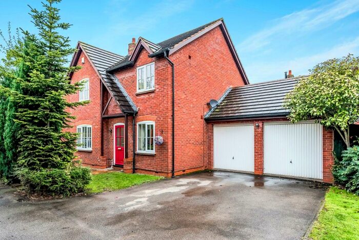 4 Bedroom House To Rent In Alexandra Drive, Yoxall, DE13