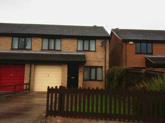 3 Bedroom Semi-Detached House To Rent In Alder Close, Louth, LN11