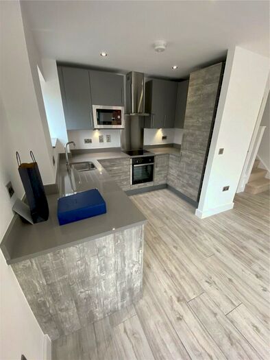 3 Bedroom Town House For Sale In Bridge Road, Wollaton, NG8