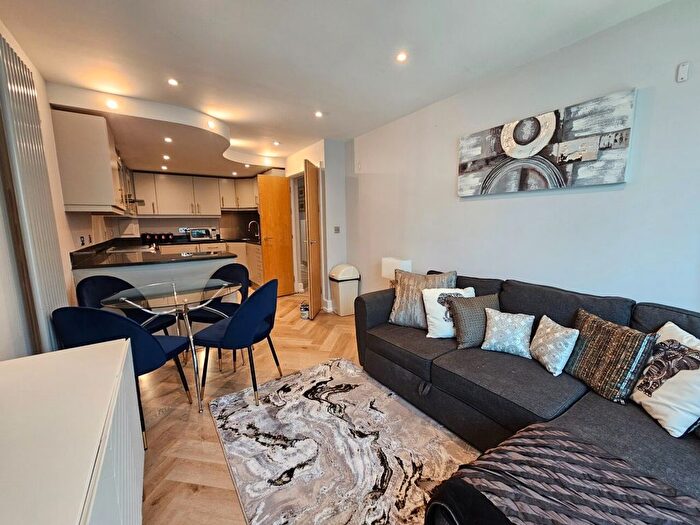 1 Bedroom Flat To Rent In Millharbour, London, E14