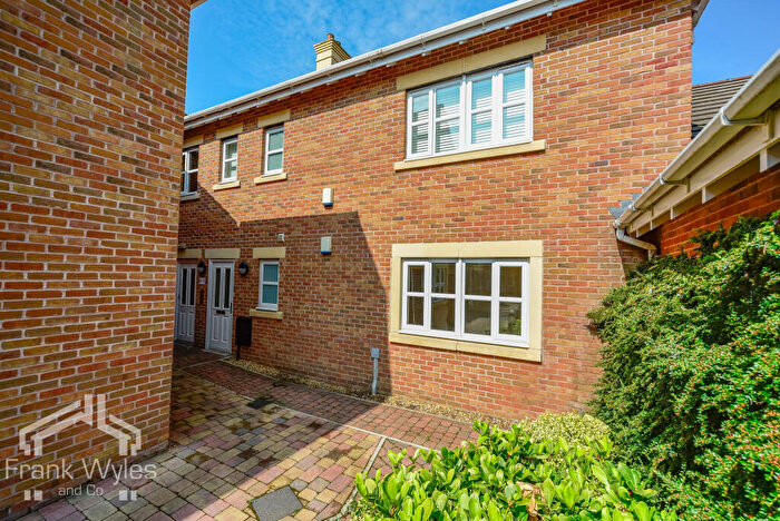 2 Bedroom Flat To Rent In Clifton Gate, Lytham St Annes, Lancashire, FY8