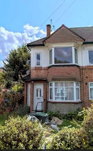 2 Bedroom Maisonette To Rent In Greenmoor Road, Enfield, EN3