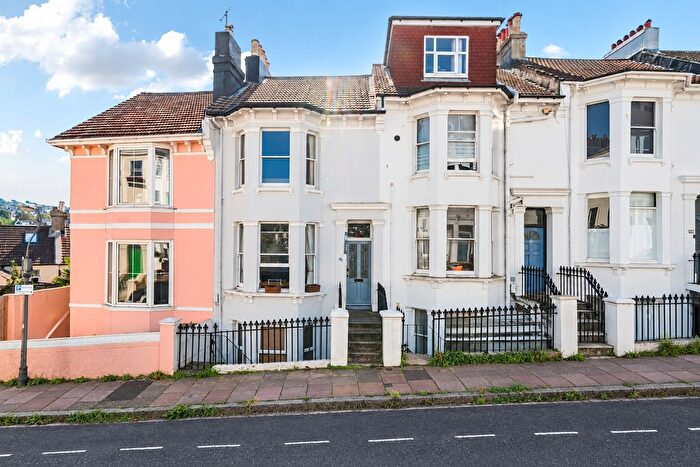 2 Bedroom Flat For Sale In Roundhill Crescent, Brighton, East Sussex, BN2