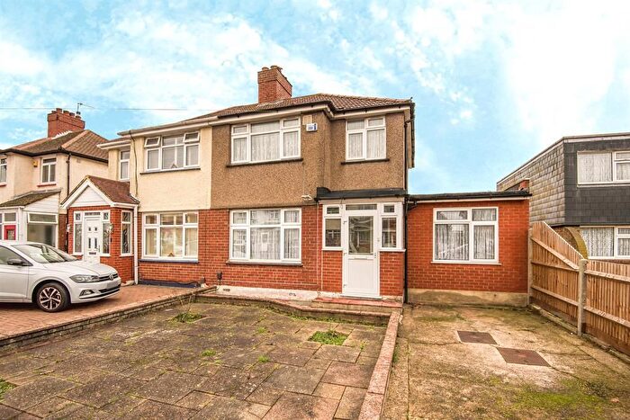 5 Bedroom Semi Detached House For Sale In Cranford Drive, Hayes, Middlesex, UB3