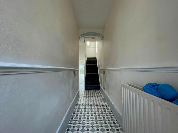 2 Bedroom Flat To Rent In Arklow Square, Ramsgate, CT11