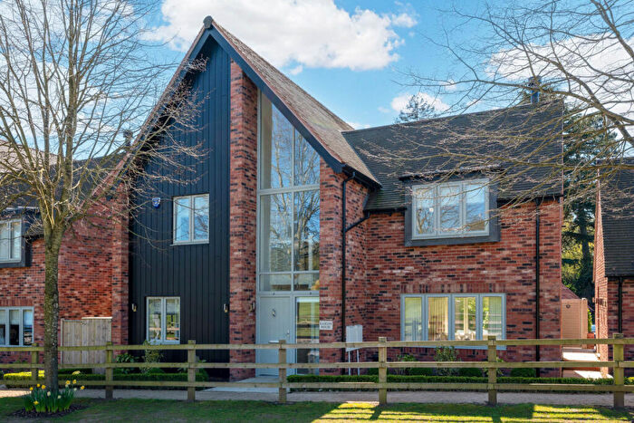 4 Bedroom Detached House For Sale In Warwick Road, Leek Wootton, Warwickshire, CV35