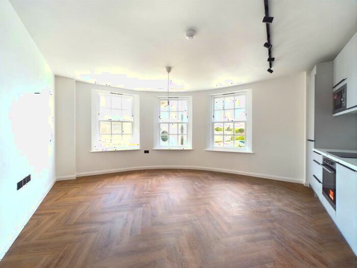 1 Bedroom Flat To Rent In High Street, Crawley, RH10