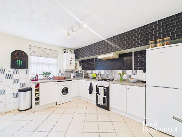 3 Bedroom Terraced House To Rent In Hardy Street, Maidstone, Kent, ME14