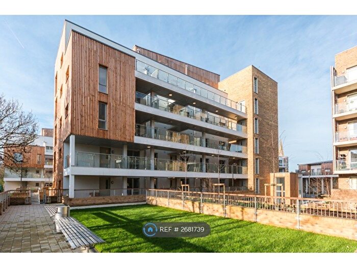 2 Bedroom Flat To Rent In Trent House, Maidenhead, SL6