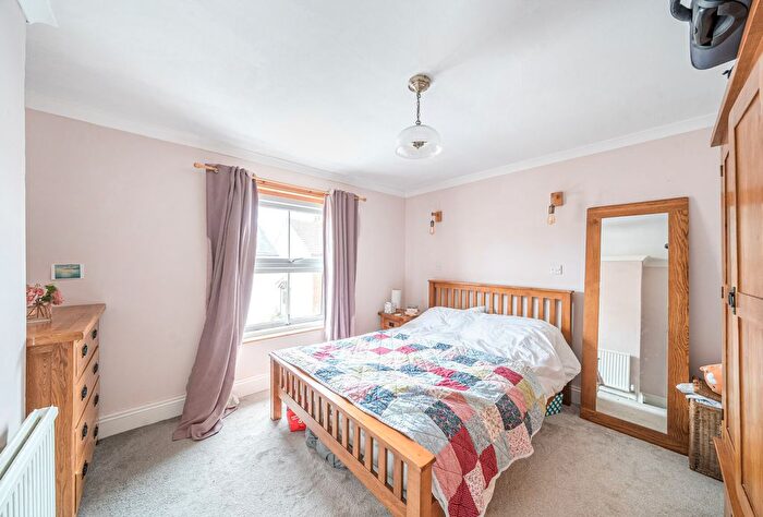 3 Bedroom Semi-detached House For Sale In Western Road, Southborough, Tunbridge Wells, Kent, TN4