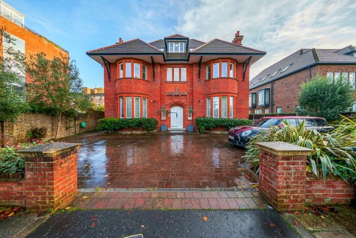 2 Bedroom Flat To Rent In Elm Avenue, London, W5