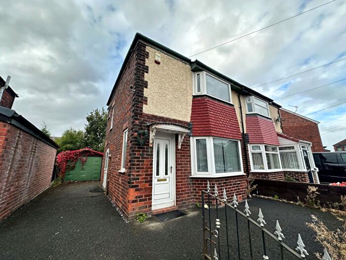 2 Bedroom Semi-Detached House To Rent In Woodbridge Avenue, Audenshaw, M34