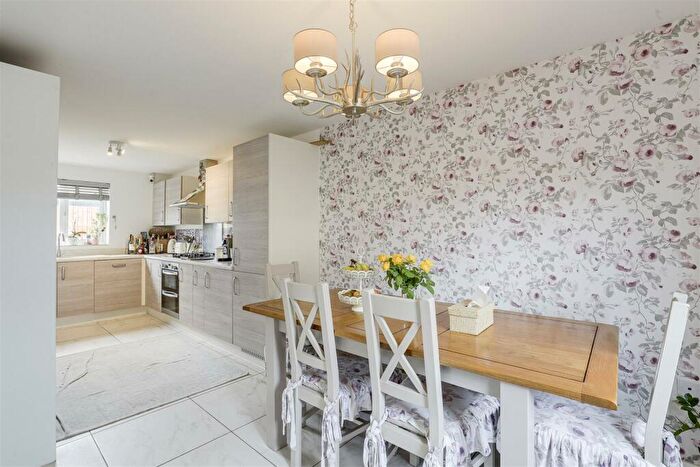 4 Bedroom Detached House For Sale In Chalfont Drive, Beechdale, Nottinghamshire, NG8