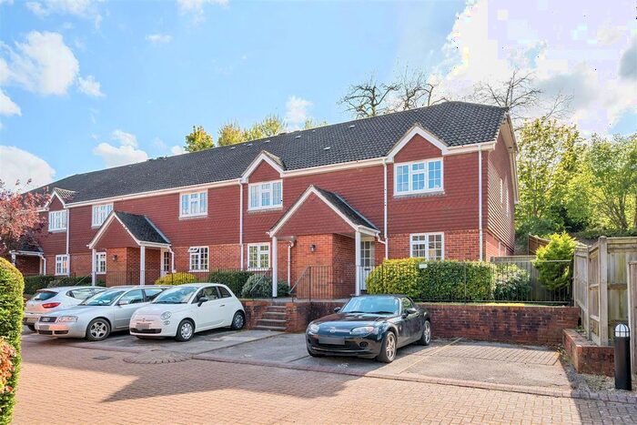 1 Bedroom Flat To Rent In Chesham Road, Guildford, GU1