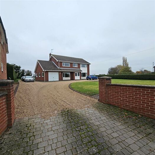 4 Bedroom Detached House For Sale In Main Street, Weston, Newark, NG23