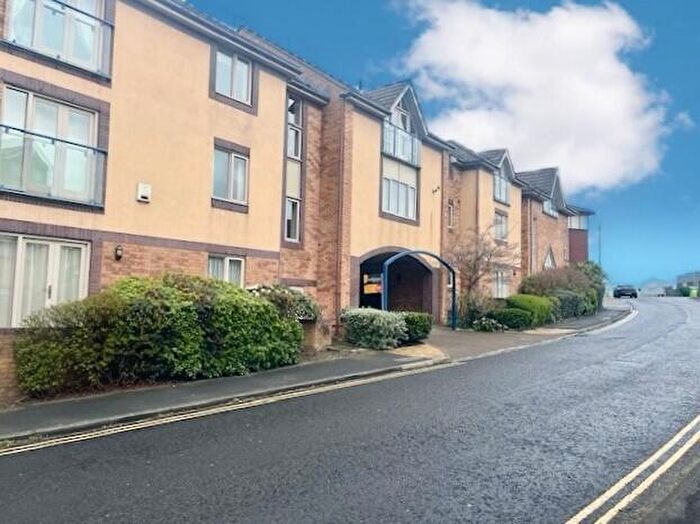 2 Bedroom Apartment For Sale In Collingwood Court, NE20