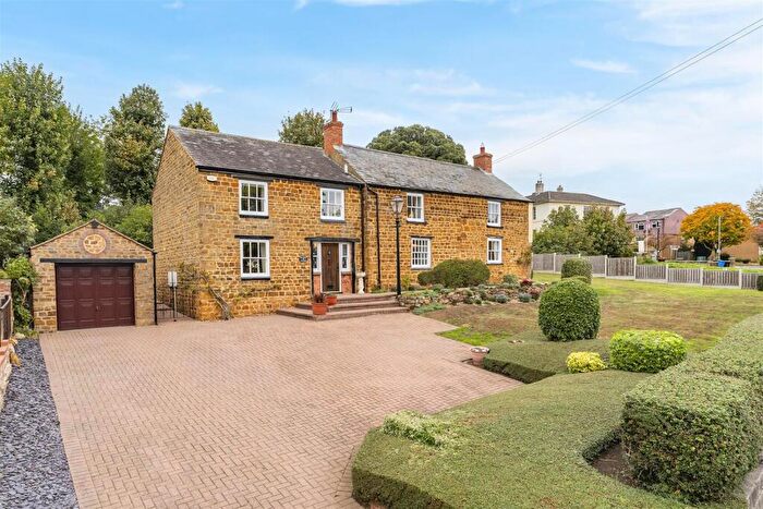 4 Bedroom Detached House For Sale In Lower Street, Desborough, NN14