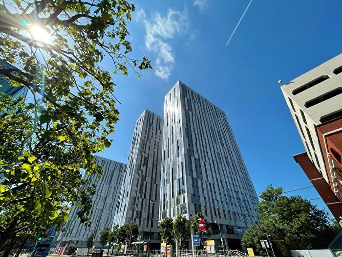 2 Bedroom Flat For Sale In Michigan Point, Salford, M50