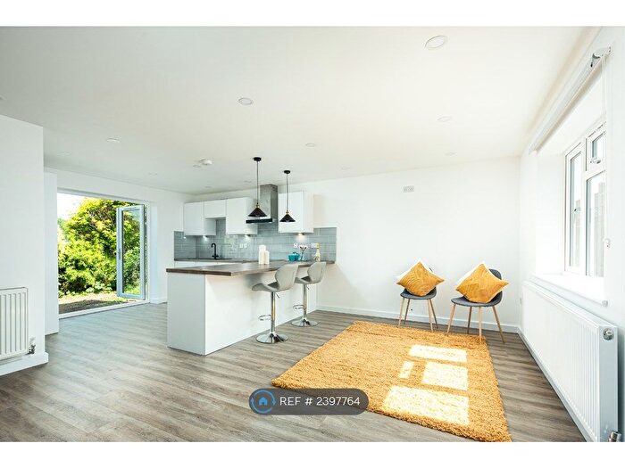 4 Bedroom Detached House To Rent In St Johns Crescent, Bristol, BS3