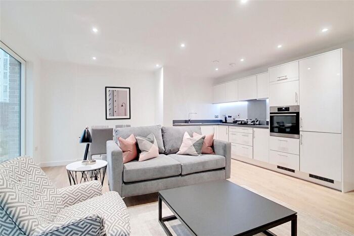 2 Bedroom Apartment To Rent In Legacy Wharf, London, E15
