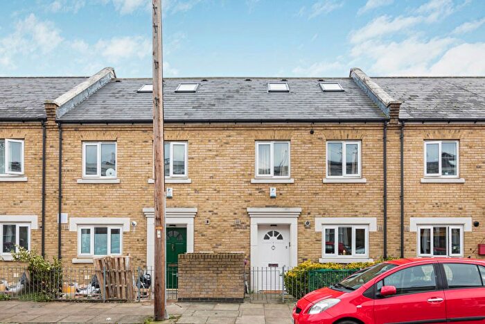 5 Bedroom Terraced House For Sale In Oban Street, London, E14